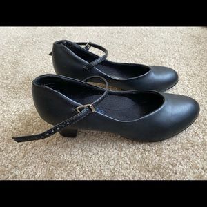 Capezio shoes (size 7.5 M) 2” Student Footlights 650 black
